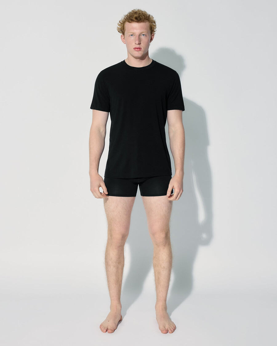 schwarzes herren-t-shirt aus merinowolle jetzt kaufen — cdlp